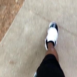 Meet your Posher, Dee